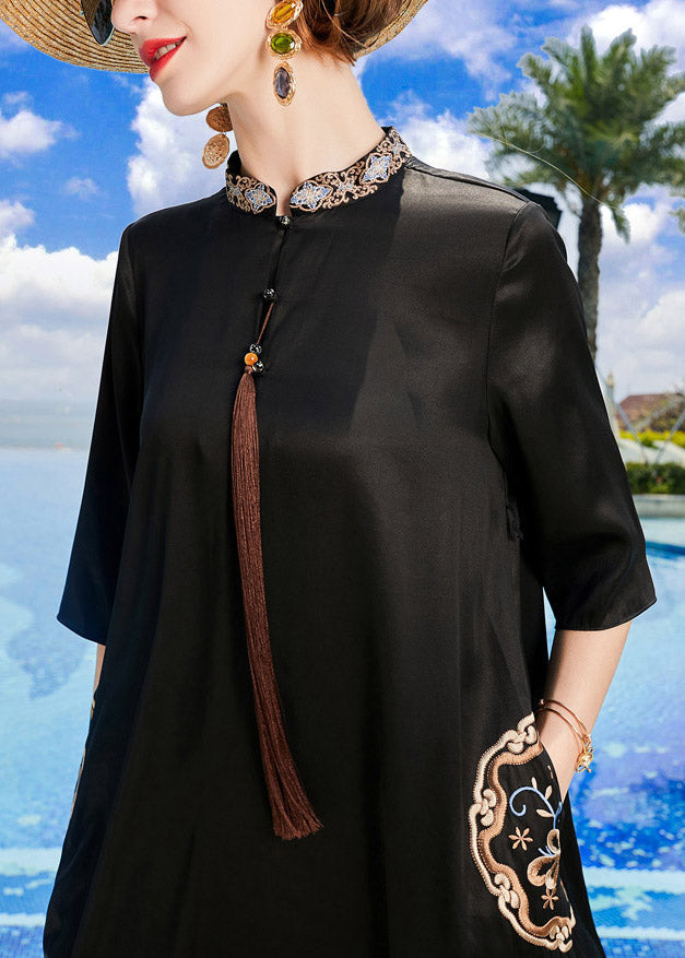 Beautifully Finished Dress in a Timeless Design