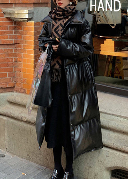 Well Tailored Coat with a Graceful Silhouette