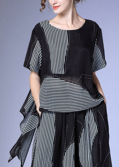Well Tailored Top with a Graceful Silhouette