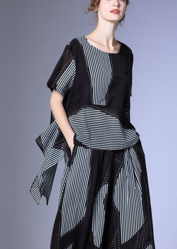 Well Tailored Top with a Graceful Silhouette