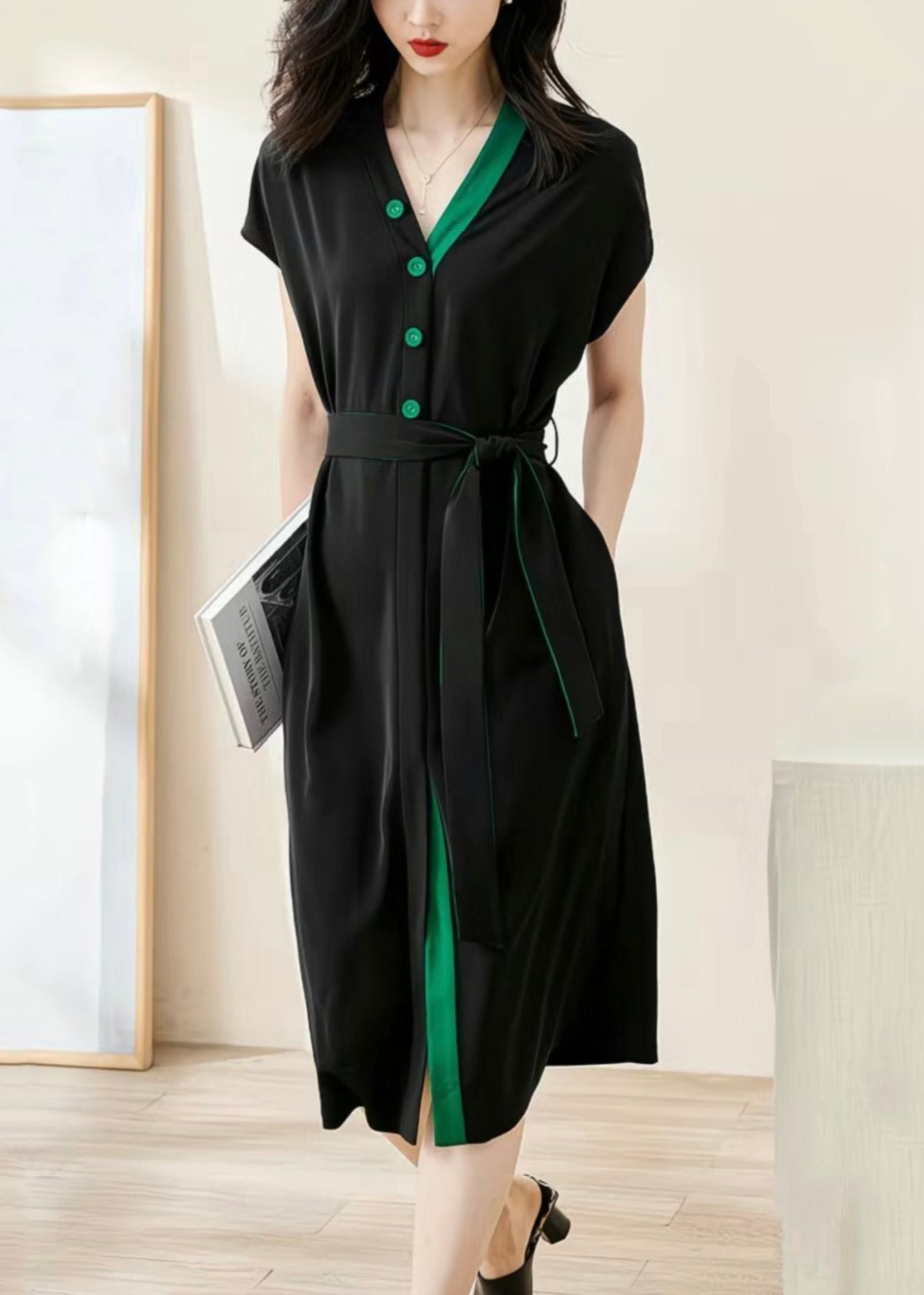Classic Vintage & Enduringly Stylish Dress