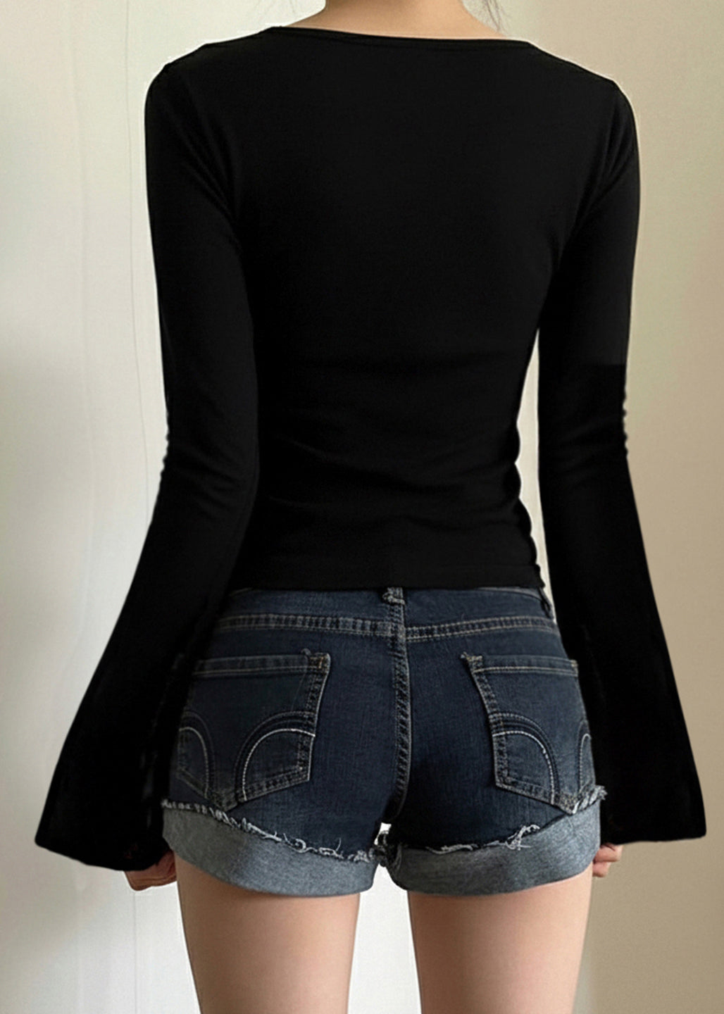 Well Tailored Shirt with a Graceful Silhouette