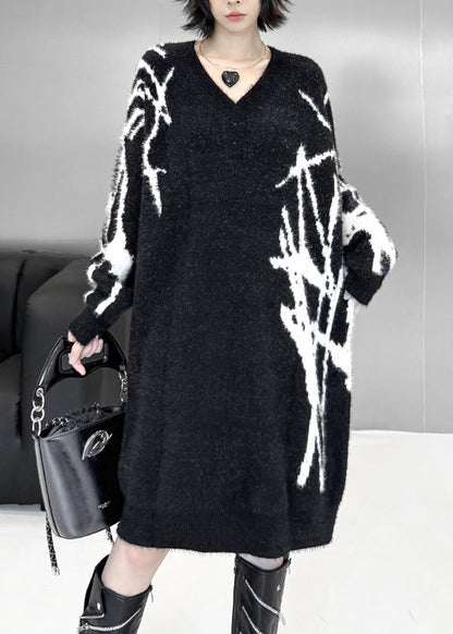 Well Tailored Sweater with a Graceful Silhouette