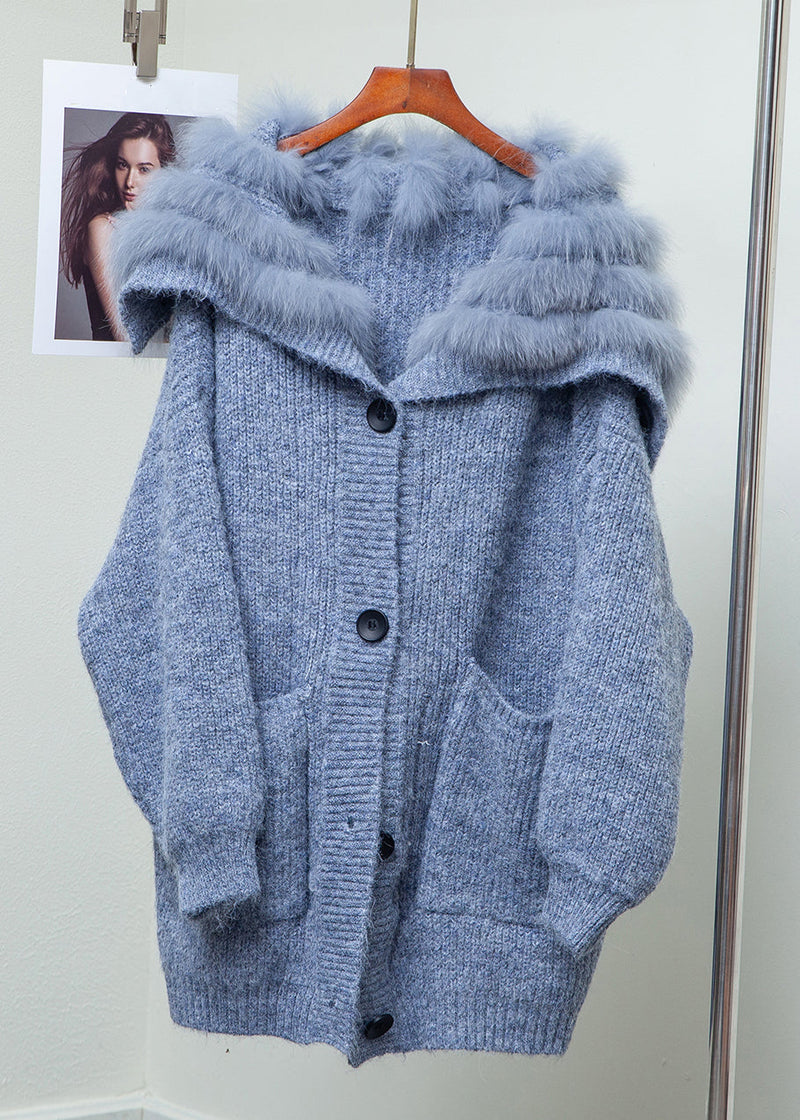 Well Tailored Coat with a Graceful Silhouette
