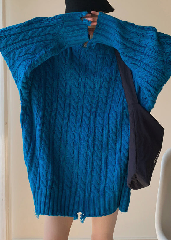 Well Tailored Sweater with a Graceful Silhouette