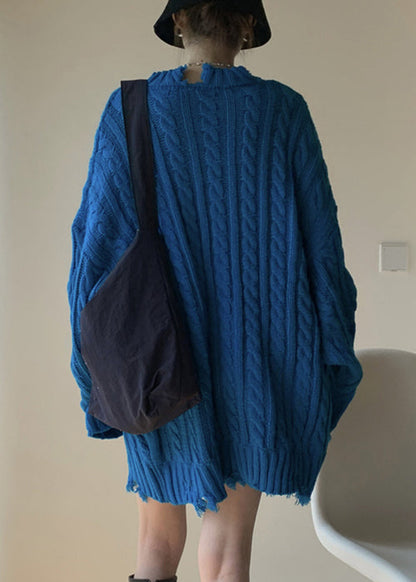 Well Tailored Sweater with a Graceful Silhouette