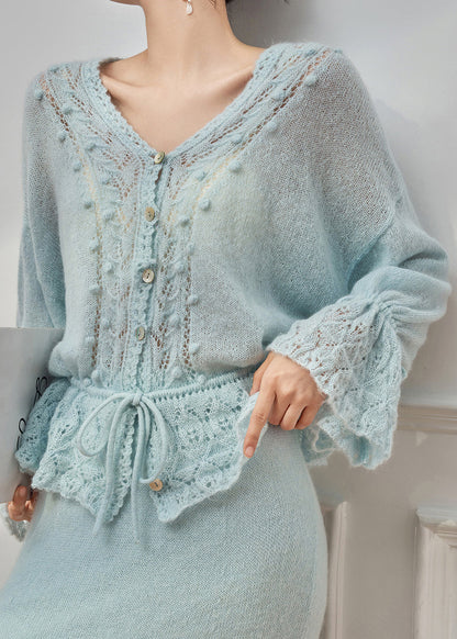 Well Tailored Sweater with a Graceful Silhouette