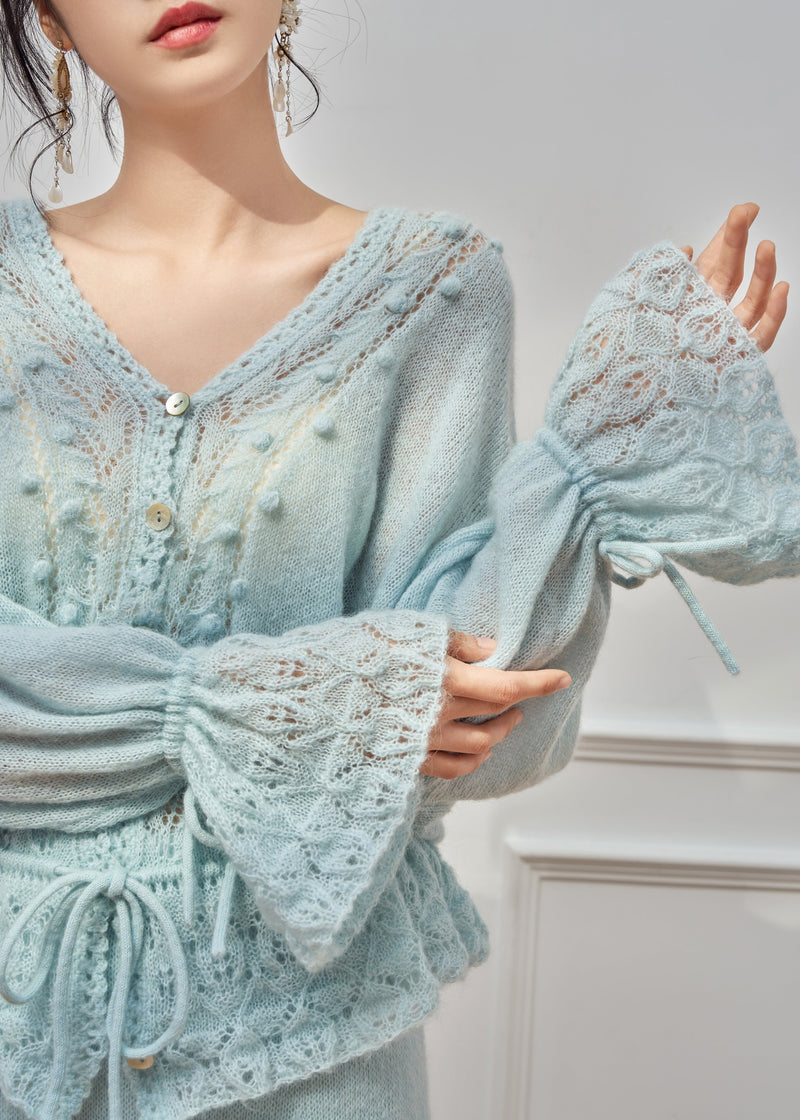 Well Tailored Sweater with a Graceful Silhouette