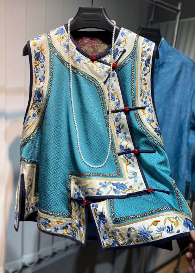 Elegantly Styled Coat for Everyday Wear