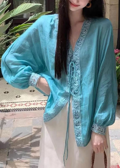 Classic Vintage Blouse with a Flattering Fit