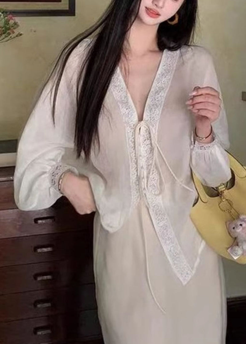 Classic Vintage Blouse with a Flattering Fit