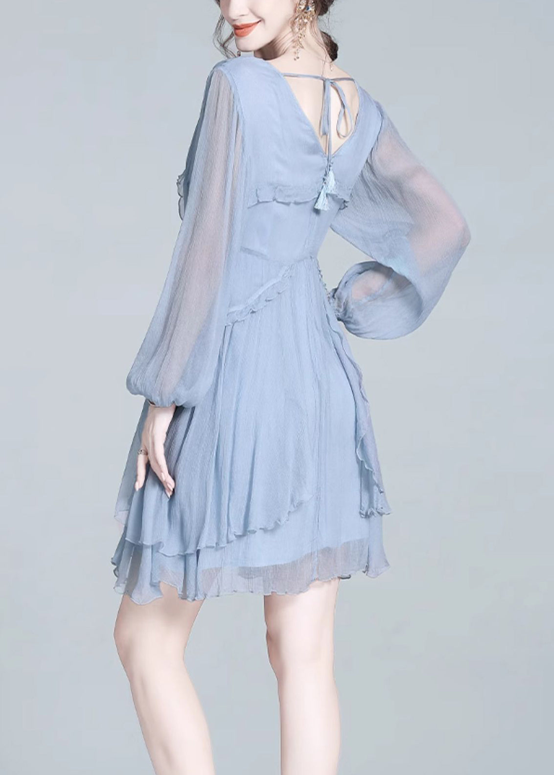 Beautifully Finished Dress in a Timeless Design