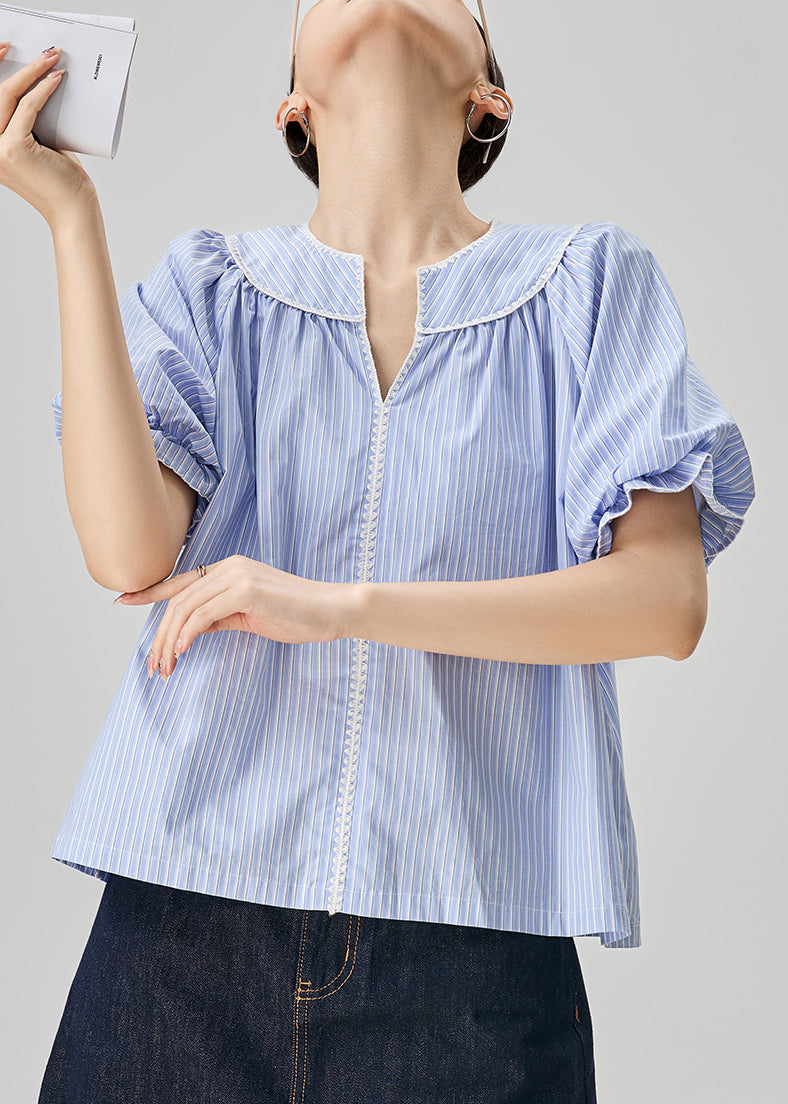 Classic Vintage Blouse with a Flattering Fit