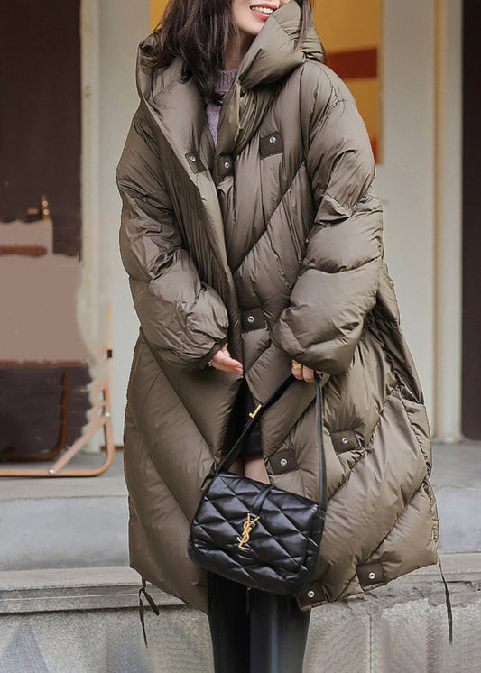 Well Tailored Coat with a Graceful Silhouette