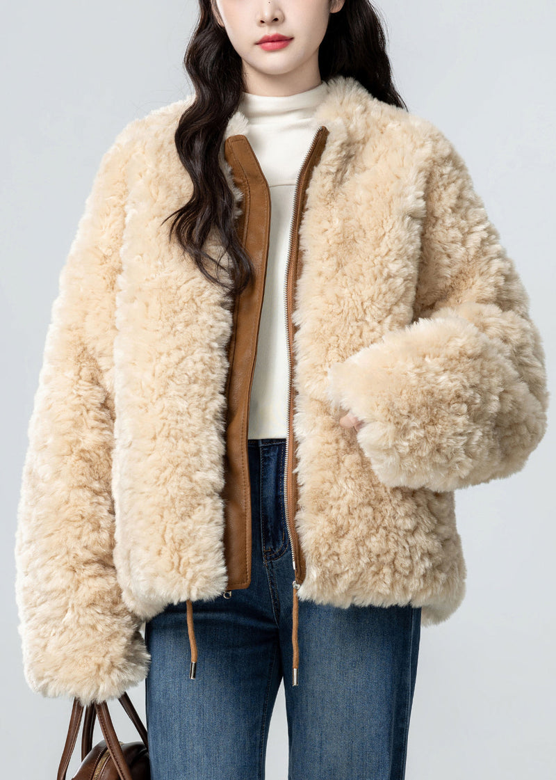 Well Tailored Coat with a Graceful Silhouette