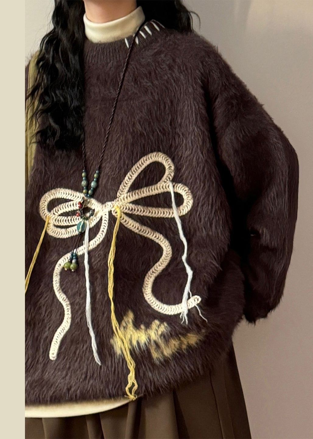 Effortlessly Elegant Sweater with a Timeless Design