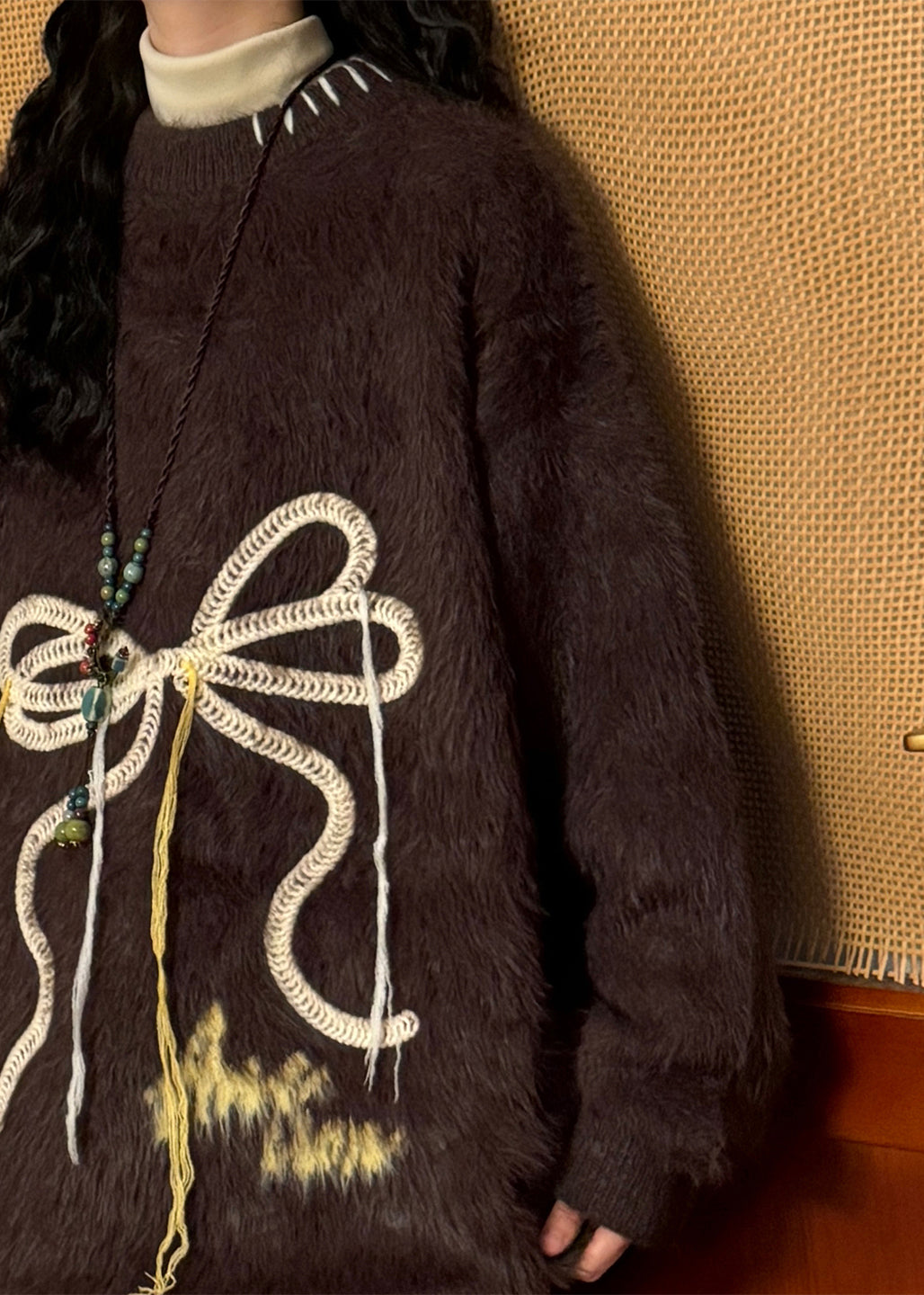 Effortlessly Elegant Sweater with a Timeless Design