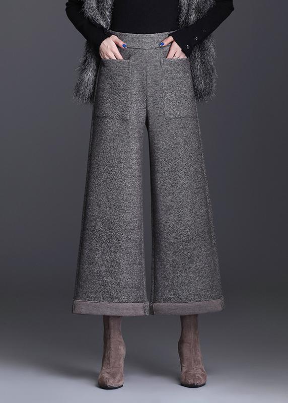 Effortlessly Elegant Pants with a Timeless Design
