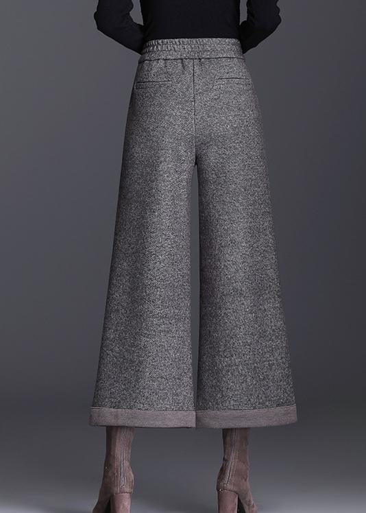 Effortlessly Elegant Pants with a Timeless Design