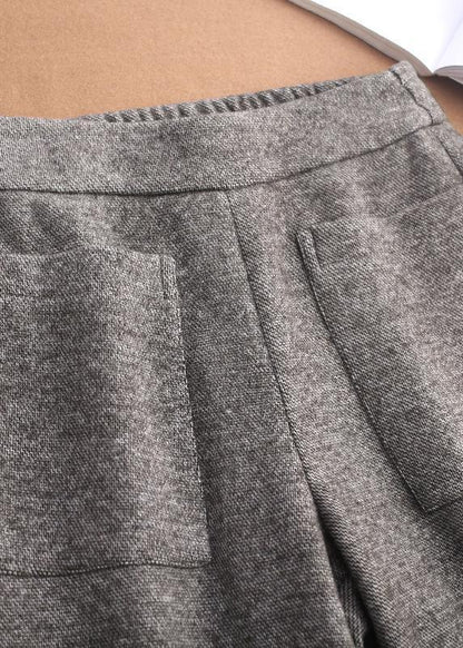 Effortlessly Elegant Pants with a Timeless Design