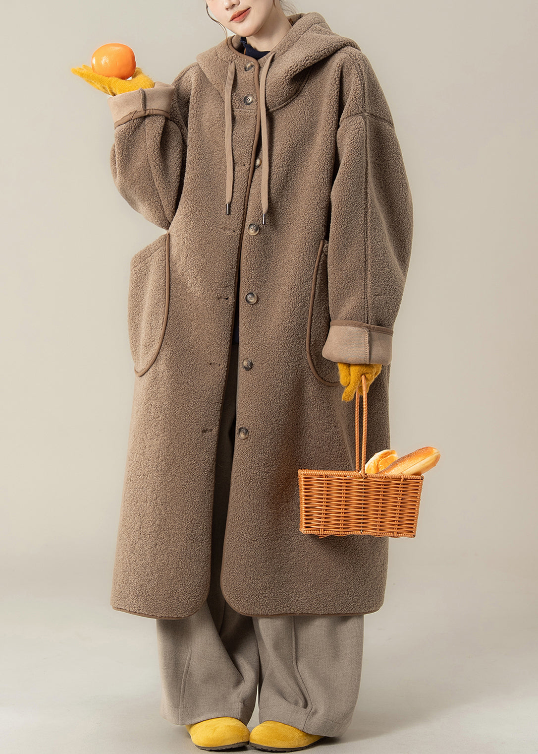 Well Tailored Coat with a Graceful Silhouette