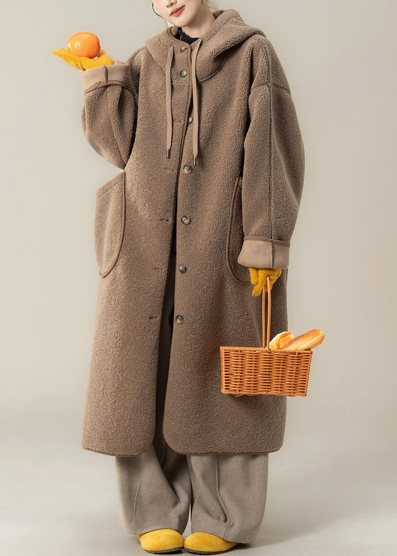 Well Tailored Coat with a Graceful Silhouette