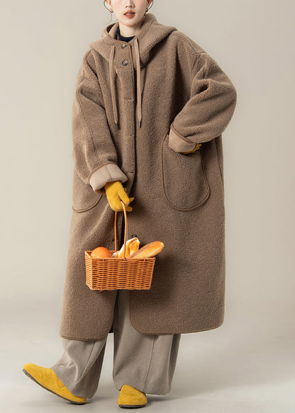 Well Tailored Coat with a Graceful Silhouette