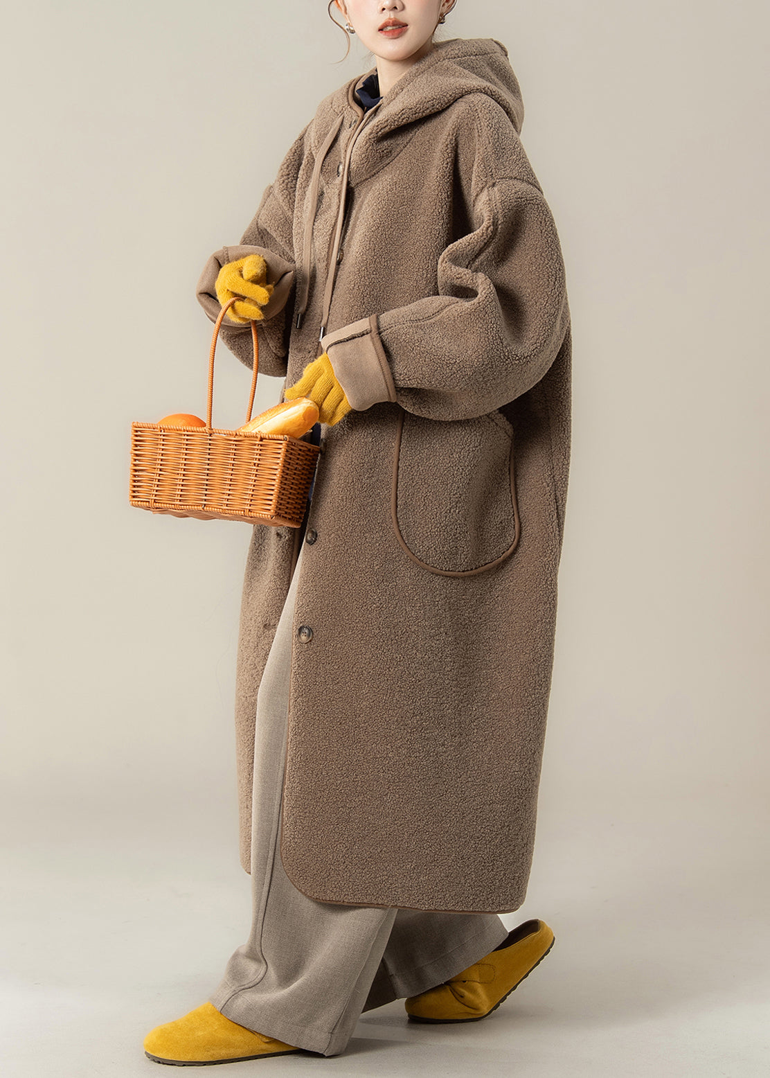 Well Tailored Coat with a Graceful Silhouette