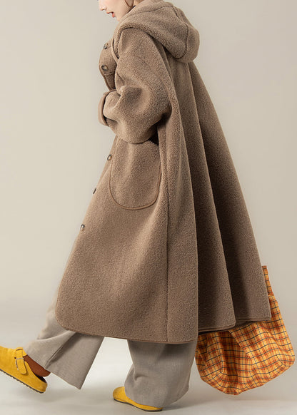 Well Tailored Coat with a Graceful Silhouette