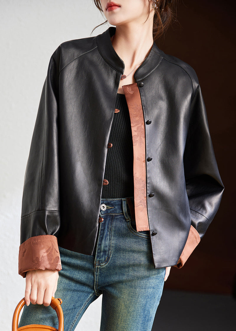 Effortlessly Elegant Coat with a Timeless Design