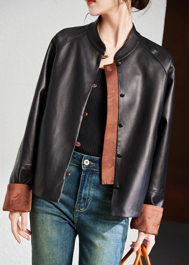 Effortlessly Elegant Coat with a Timeless Design