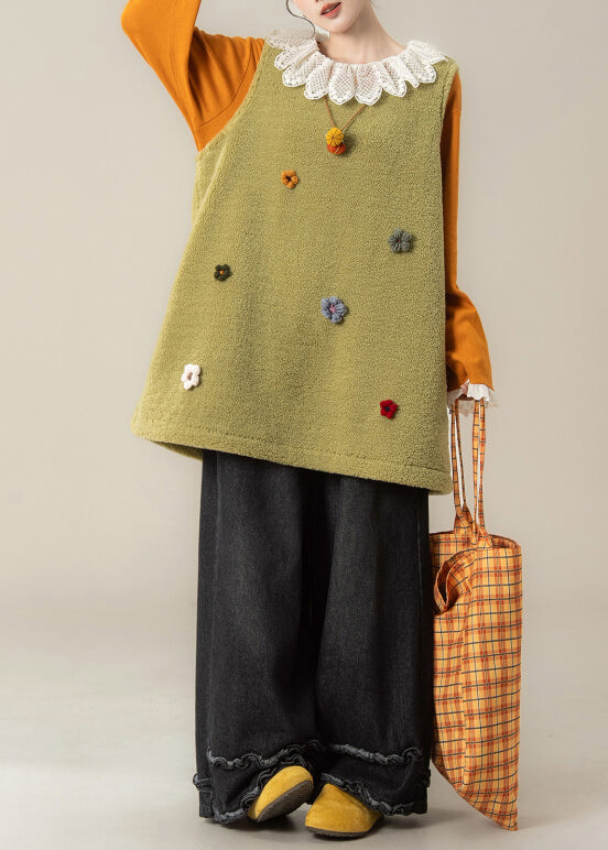 Effortlessly Elegant Pants with a Timeless Design