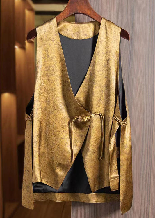 A Vintage Style Coat with Delicate Timeless Details