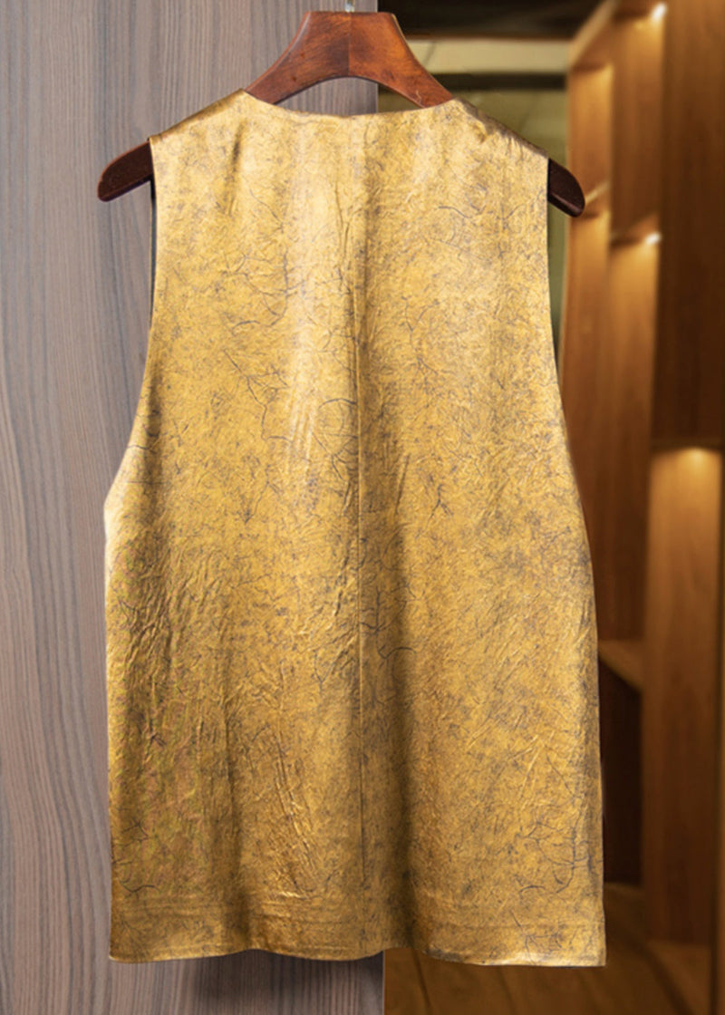 A Vintage Style Coat with Delicate Timeless Details