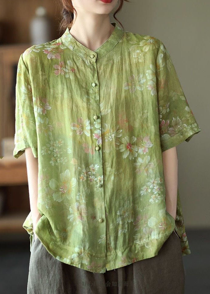 Well Tailored Top with a Graceful Silhouette