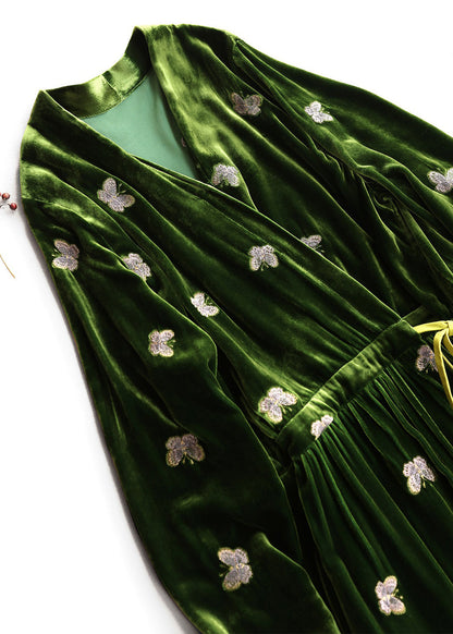 A Vintage Style Dress with Delicate Timeless Details