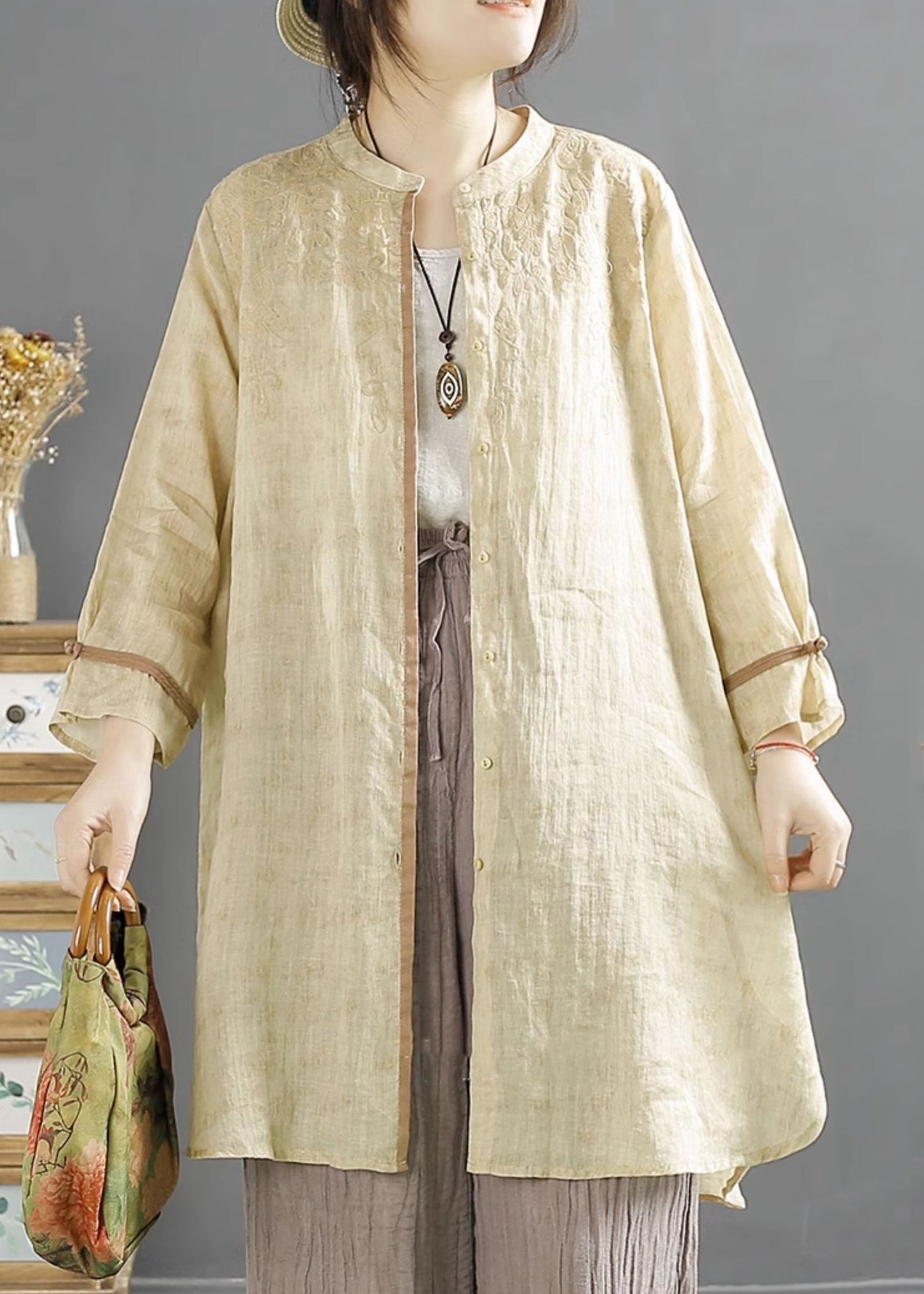 Effortlessly Elegant Shirt with a Timeless Design