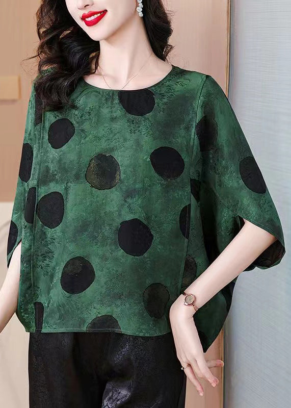 Classic Vintage Shirt with a Flattering Fit
