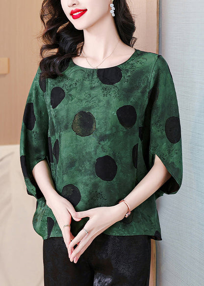 Classic Vintage Shirt with a Flattering Fit