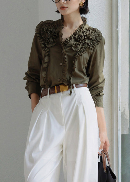 Classic Vintage Blouse with a Flattering Fit