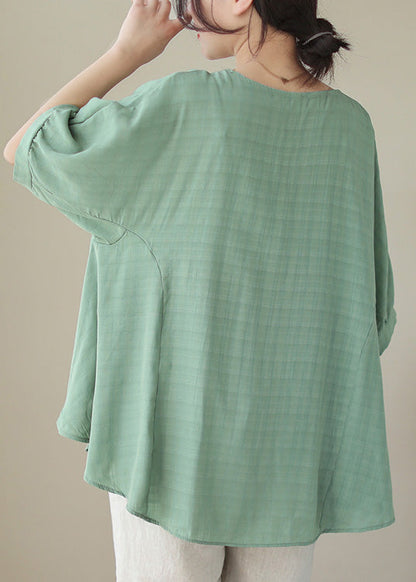 Classic Vintage Shirt with a Flattering Fit