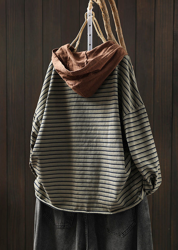 Well Tailored Blouse with a Graceful Silhouette