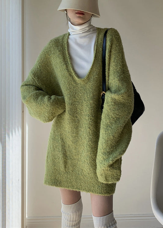Well Tailored Sweater with a Graceful Silhouette