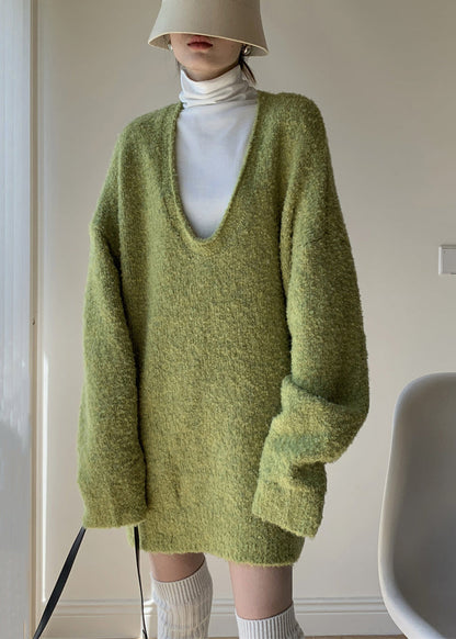 Well Tailored Sweater with a Graceful Silhouette