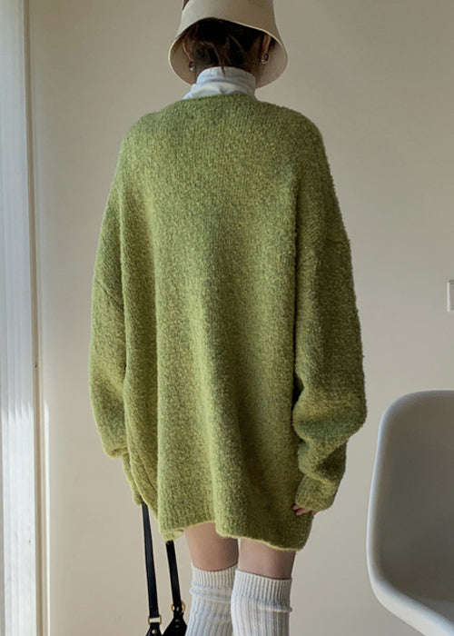Well Tailored Sweater with a Graceful Silhouette