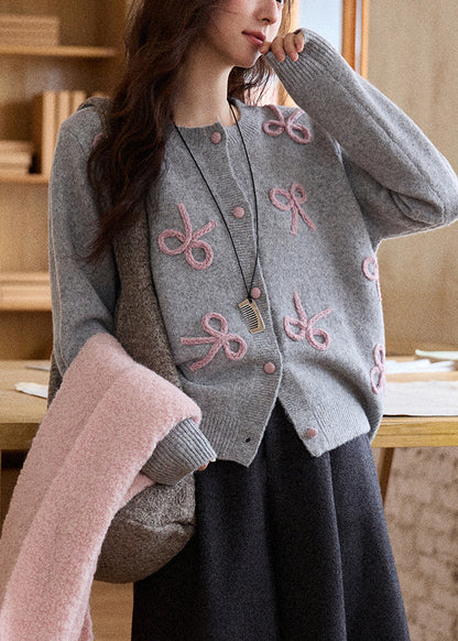 Well Tailored Cardigan with a Graceful Silhouette