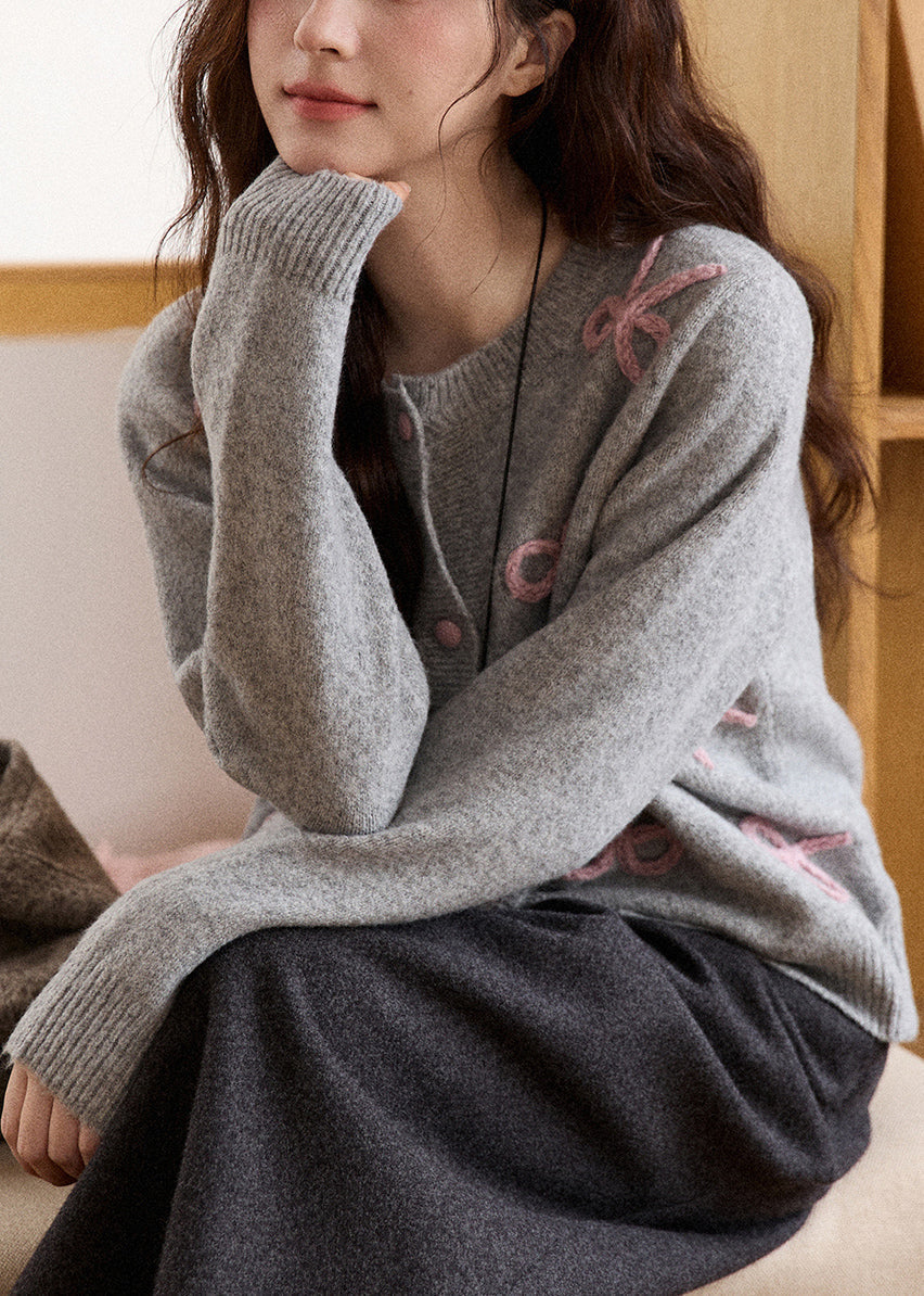 Well Tailored Cardigan with a Graceful Silhouette