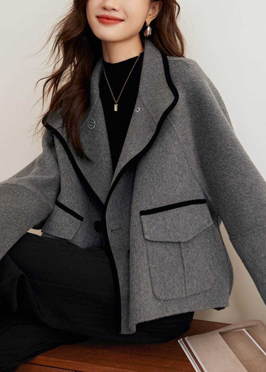Well Tailored Coat with a Graceful Silhouette