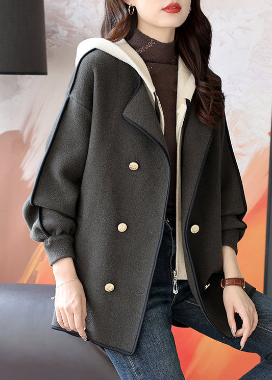Beautifully Finished Coat in a Timeless Design