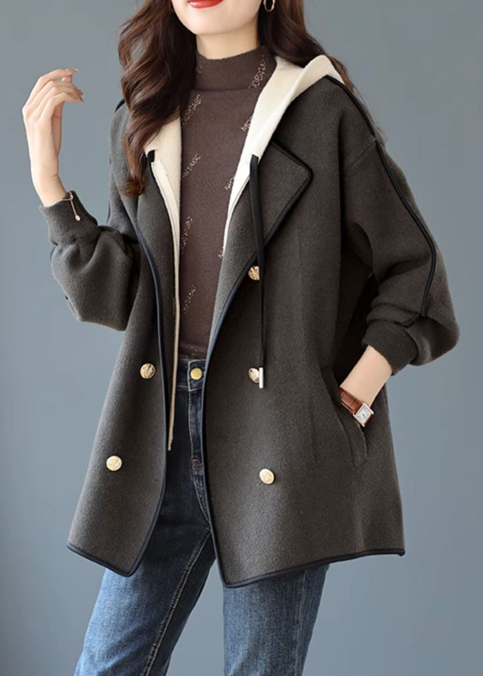 Beautifully Finished Coat in a Timeless Design